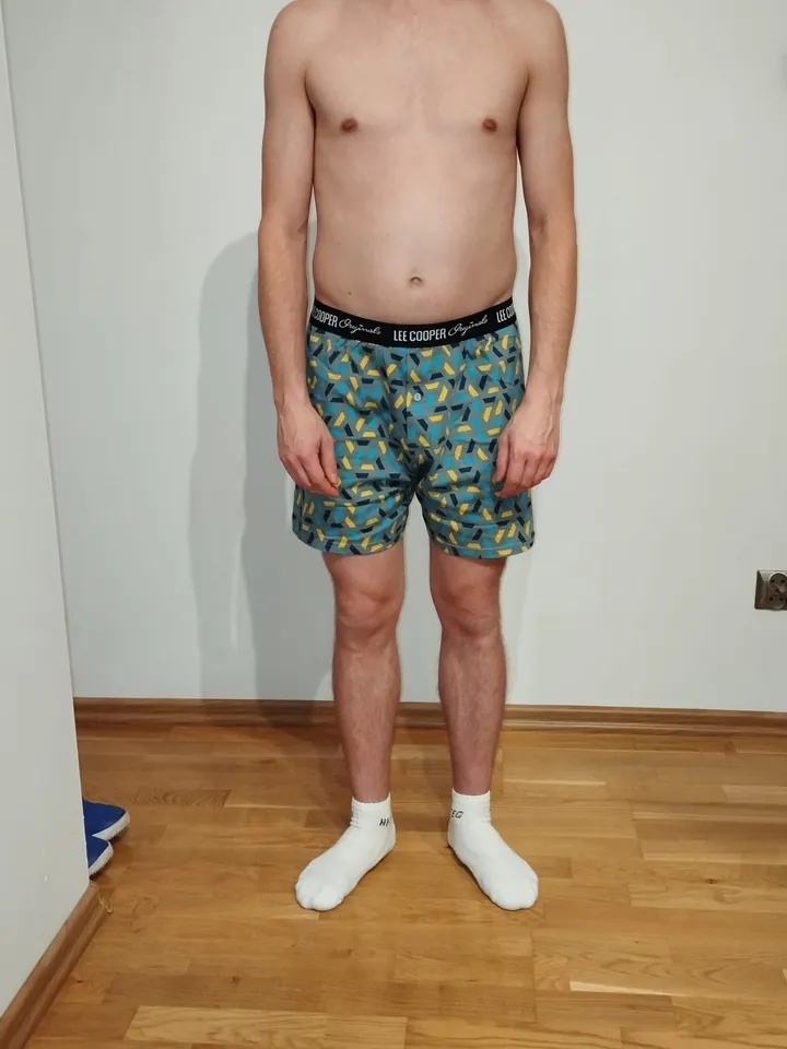 Sylwetka przed treningami, ujęcie z przodu